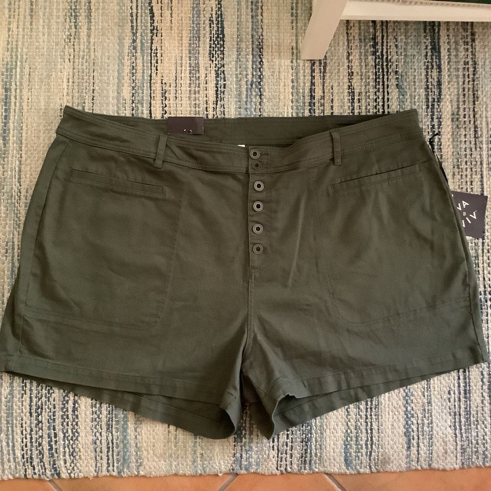 NWT Ava & Viv Olive Khaki Green Shorts 28W